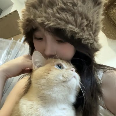 公寓里的两个女人
